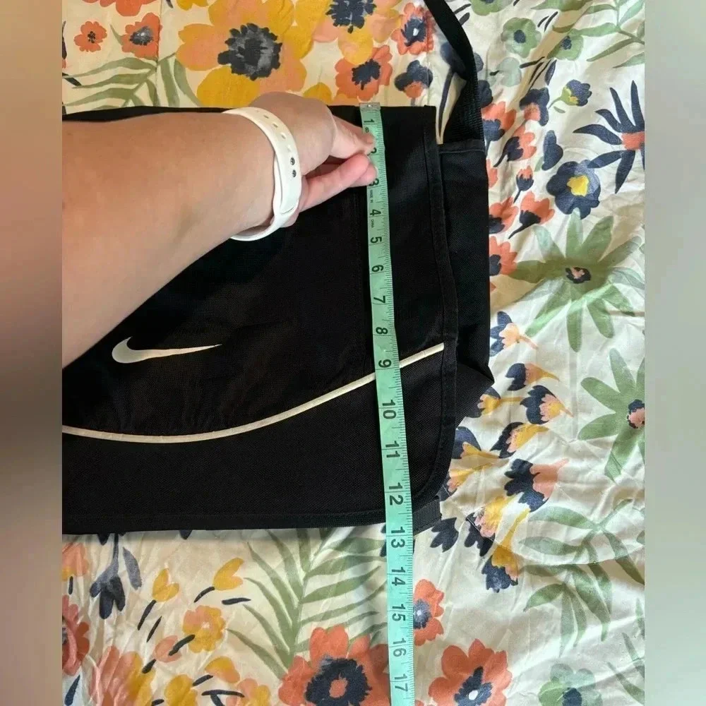 Vintage 90s Nike Black Crossbody Laptop Bag Messenger Bag Pockets Swoosh